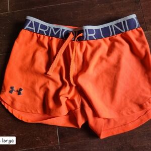 Girls under Armour loose fitting shorts